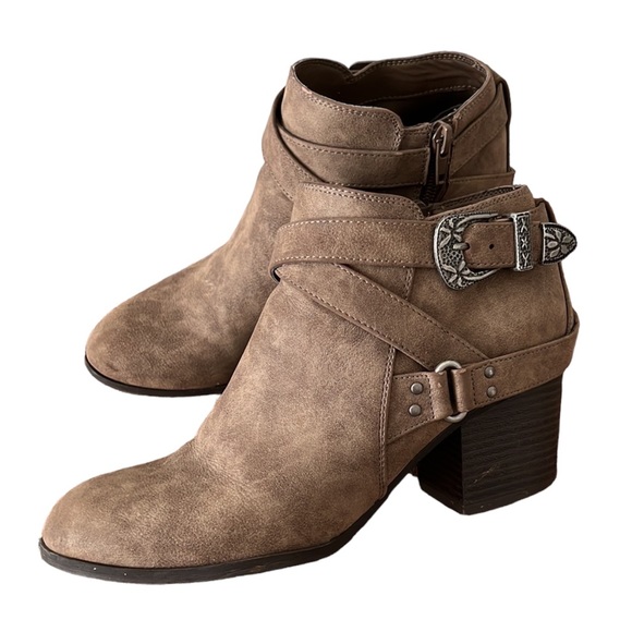 Indigo Shoes - Indigo Rd Ankle Booties. #22.